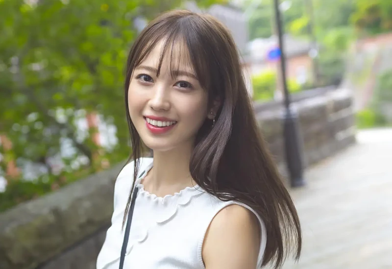 小湊よつ葉　顔　アイドル系可愛い顔