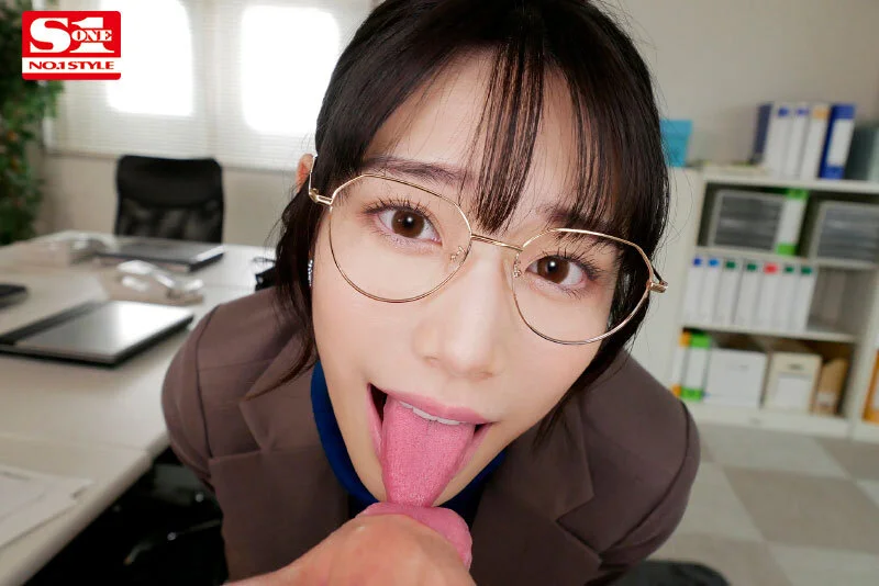 河北彩伽（河北彩花）　メガネ　可愛い